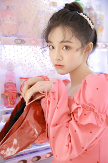 新任女教师我要你爱详情介绍